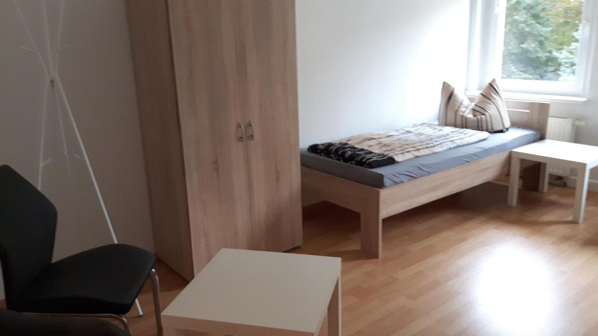 Apartment -fairmieten-leipzig De-preiswerte Naehe Bmw Fuer Monteure Messegaeste - Stralsunder Str